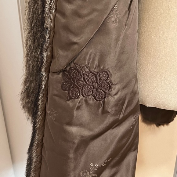 Vintage Hopper Furs Mid Length Raccoon Coat. Sz S-M - Picture 16 of 16